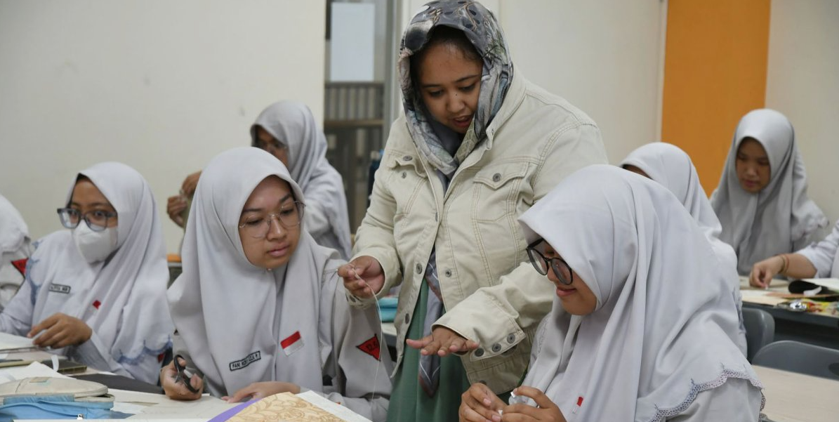 kekhawatiran-ibu-ibu-saat-libur-sekolah-di-bulan-puasa-anak-lebih-banyak-main-ponsel