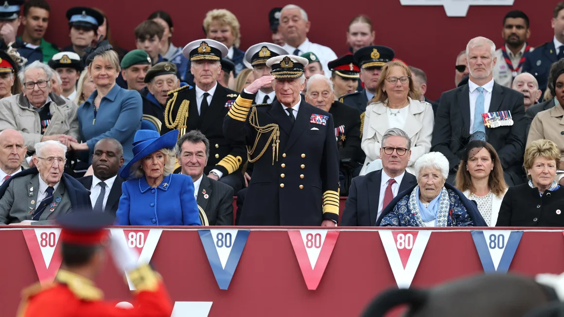kemegahan-parade-militer-di-london-keluarga-kerajaan-inggris-rayakan-hari-kemenangan-eropa