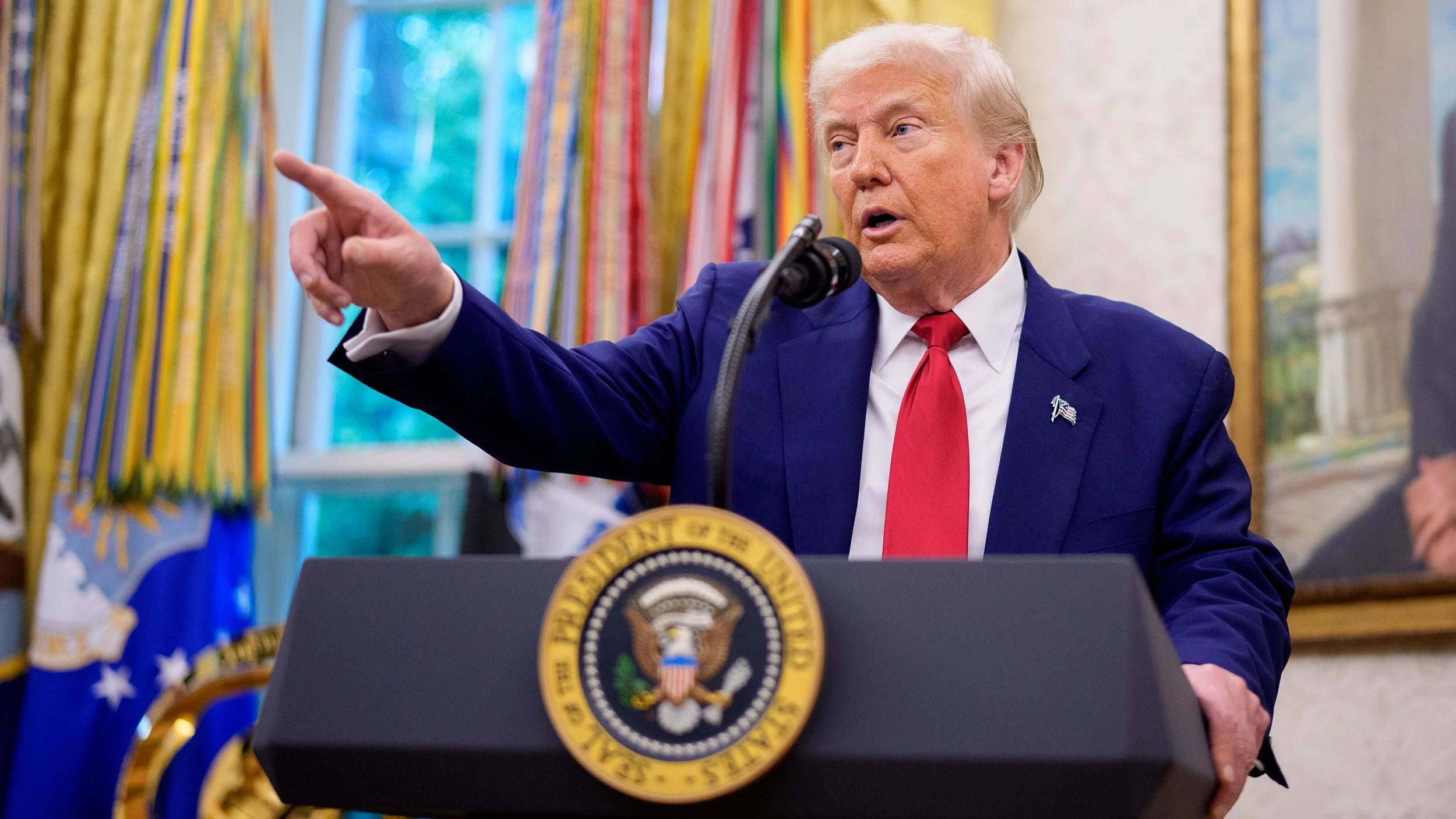 trump-hentikan-ekspor-teknologi-ke-china-demi-lindungi-keamanan-nasional